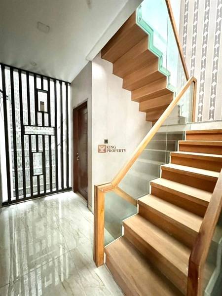 Jakarta Barat Interior Design! Rumah 3 Lantai Puri Mansion Buckingham Kembangan 1 10