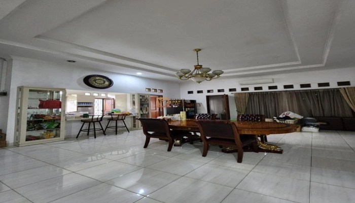 Jakarta Selatan Interior Classic! Dijual Rumah Kemang Timur 535m2 Terawat SHM  13 12