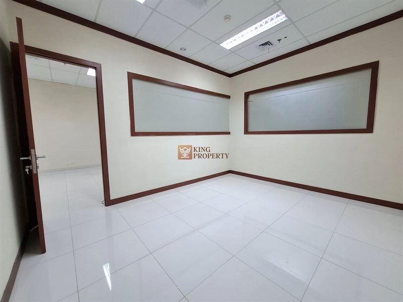 Neo Soho Full Renovasi! Disewa Small Office Soho Capital 137m2 Tanjung Duren 16 15