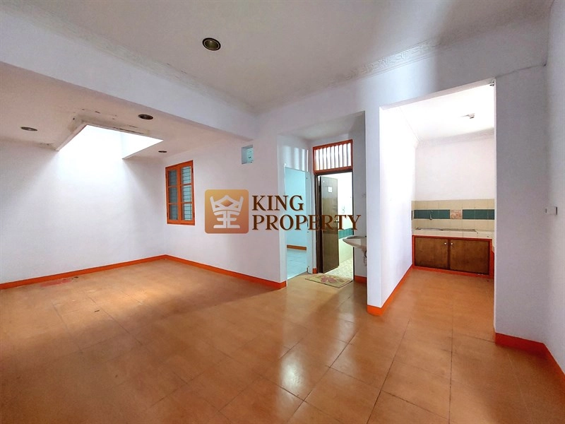 Jakarta Barat Rumah Hook! Disewa 261m2 Citra Garden 3 Sejuk Asri Rapi Terawat<br> 18 17_