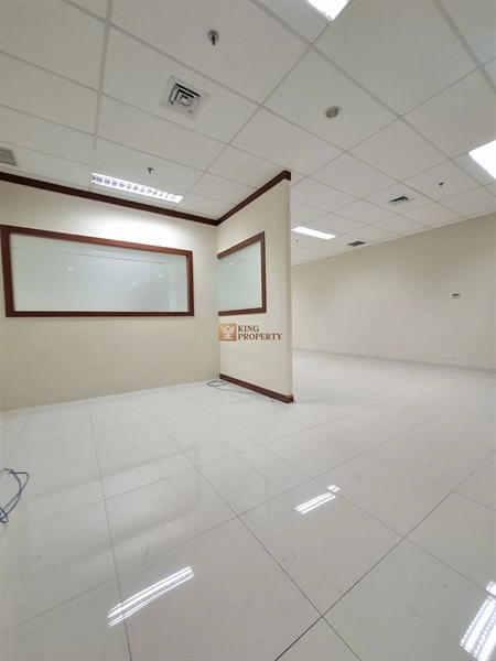 Neo Soho Full Renovasi! Disewa Small Office Soho Capital 137m2 Tanjung Duren 4 3