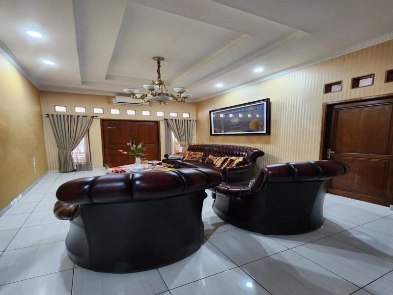 Jakarta Selatan Interior Classic! Dijual Rumah Kemang Timur 535m2 Terawat SHM  9 8