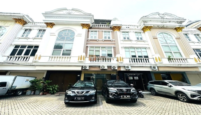 Jakarta Selatan Design Classic Dijual Ruko Crown Palace Tebet Lokasi Strategis  1 cover