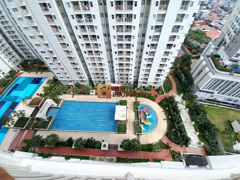 Royal Mediterania Unit Pojok! 3BR JADI 2BR Mediterania Garden Medit 2 Furnish Nyaman 24 kolam_renang